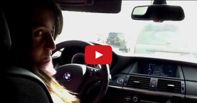 Мацка кара BMW X6 като луда в трафика! Ето това е жена с големи т*пки! (ВИДЕО)