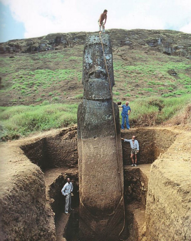Великденския остров - каменни глави - моаи
